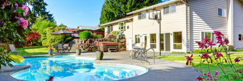 Nice backyard with a nice custom pool design